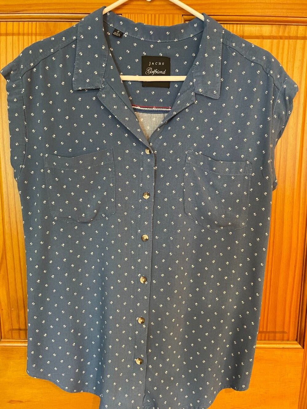 Jachs Girlfriend Blue Capped Sleeve Blouse w/ Mini White Flowers - Women's Small